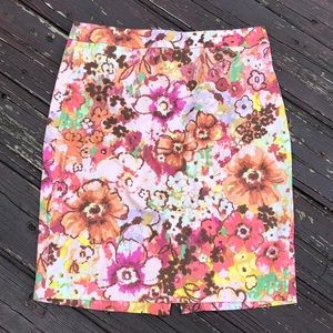 🍁SALE J. Crew Flowered 🌺 Pencil Skirt